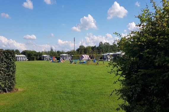 Natuurcamping Brabant, kampeerveld